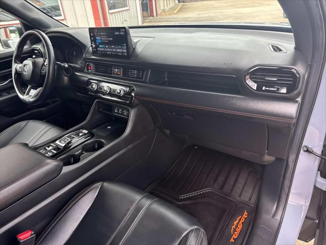 used 2025 Honda Pilot car, priced at $43,997