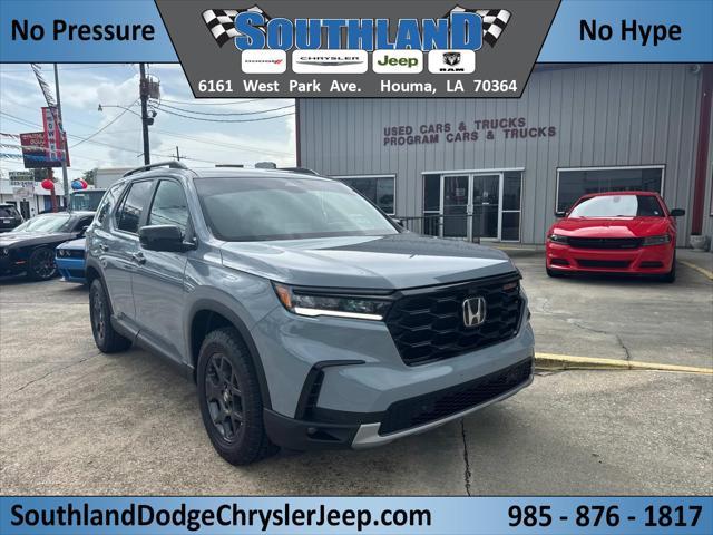 used 2025 Honda Pilot car, priced at $43,997