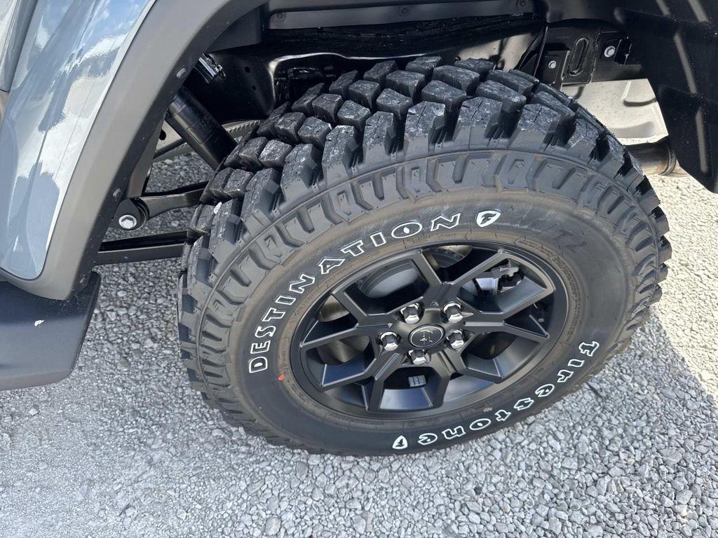 new 2025 Jeep Gladiator car, priced at $45,225