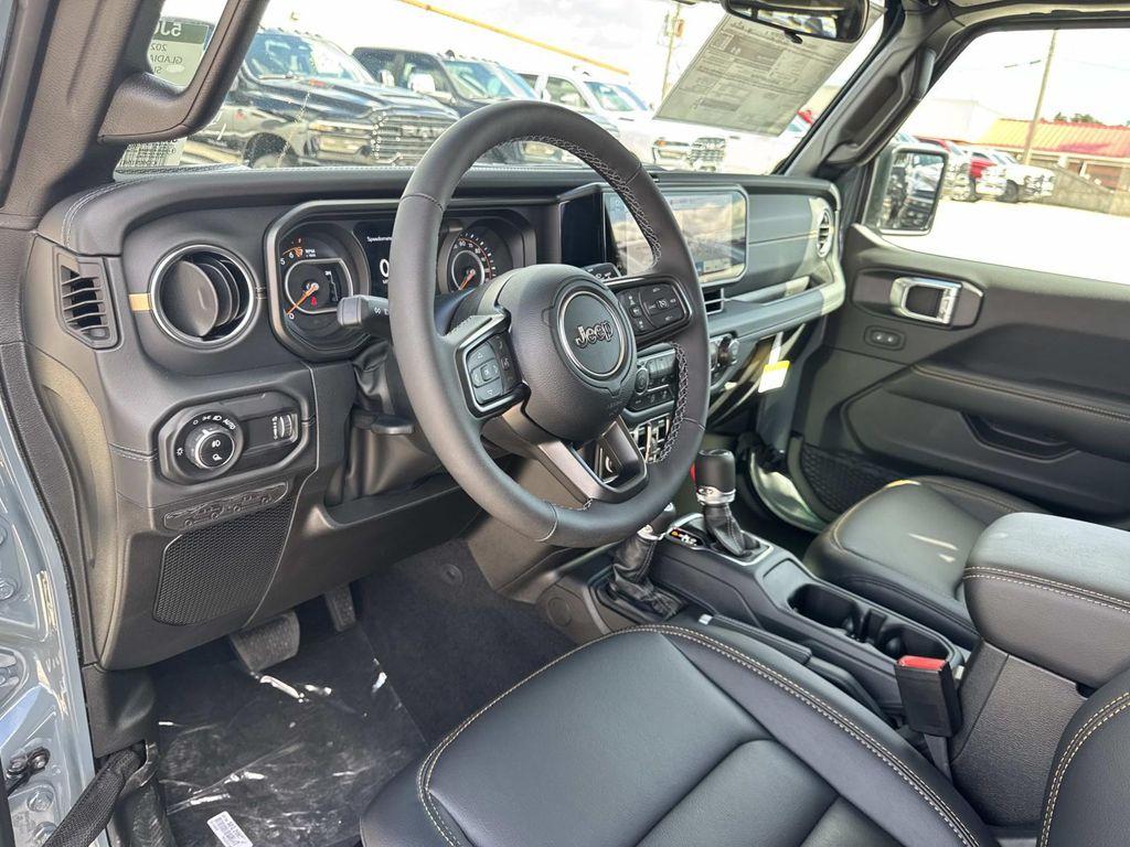 new 2025 Jeep Gladiator car, priced at $45,225
