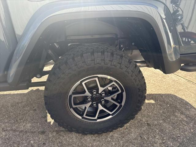 new 2025 Jeep Gladiator car, priced at $54,081