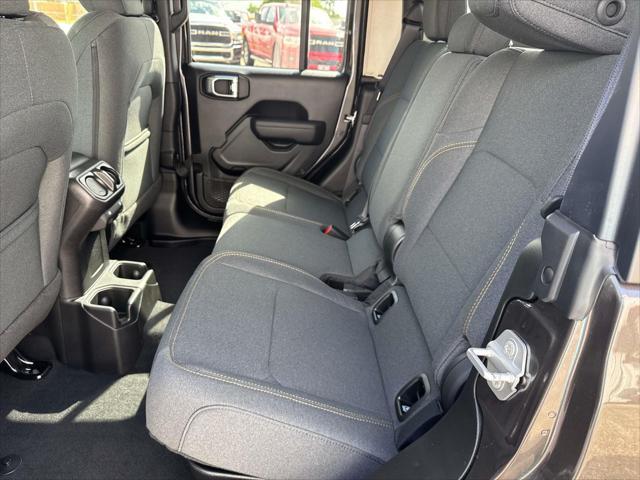 new 2025 Jeep Gladiator car, priced at $45,800