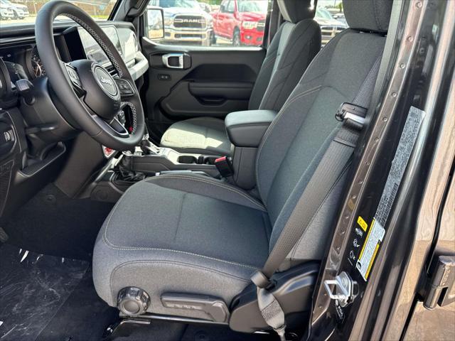 new 2025 Jeep Gladiator car, priced at $45,800