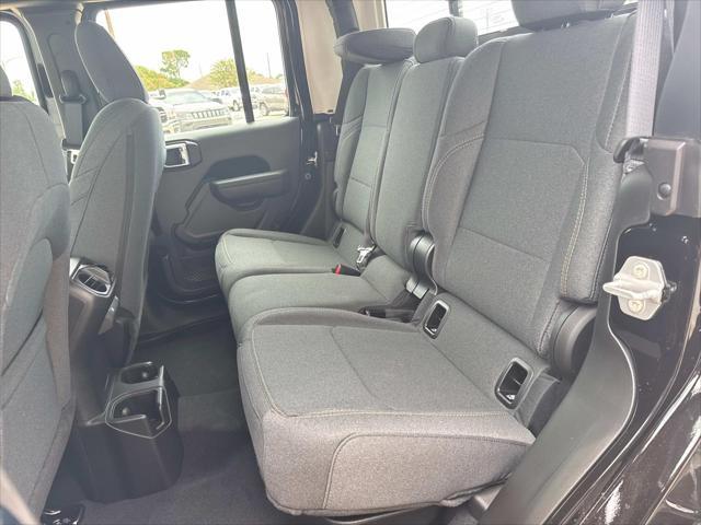 new 2025 Jeep Gladiator car, priced at $39,765