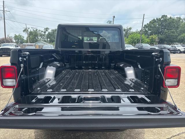 new 2025 Jeep Gladiator car, priced at $39,765