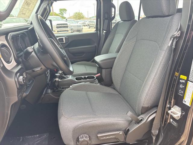 new 2025 Jeep Gladiator car, priced at $39,765