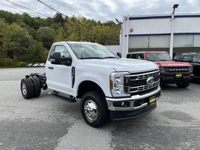 new 2024 Ford F-350 car, priced at $57,725