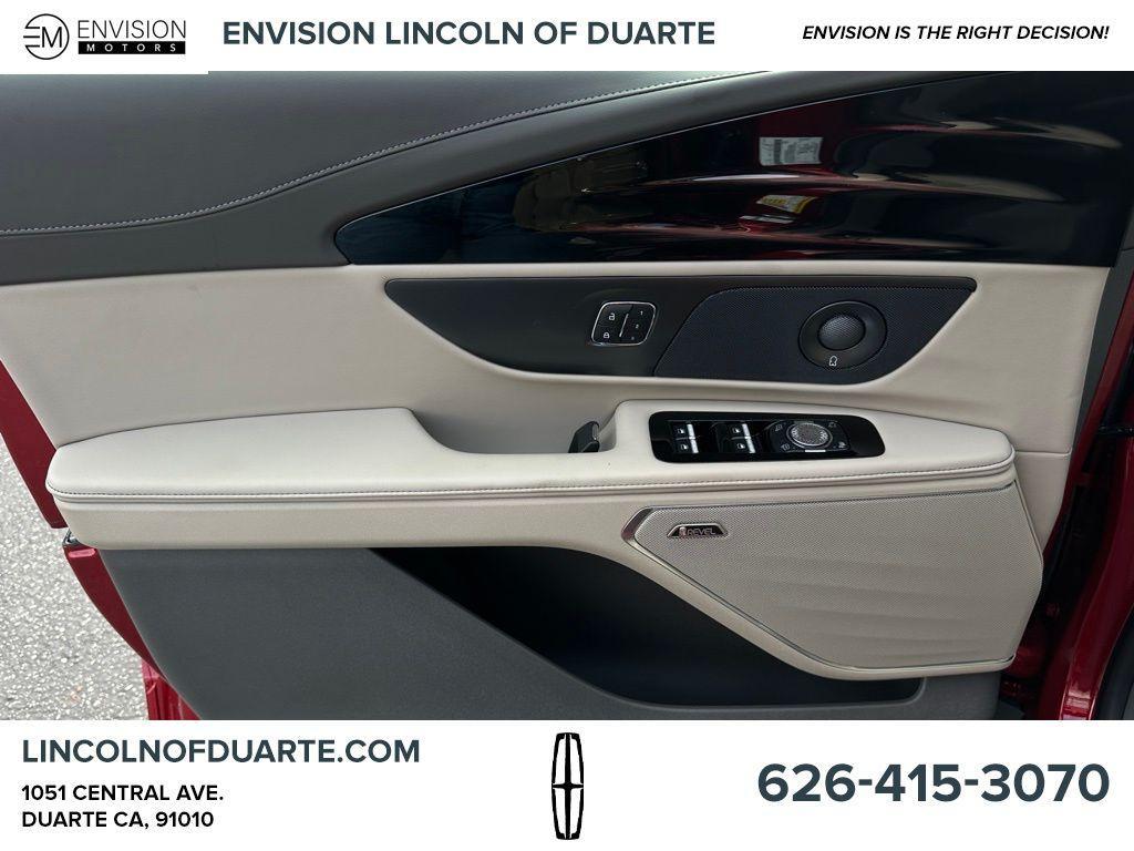 new 2025 Lincoln Nautilus car, priced at $60,020