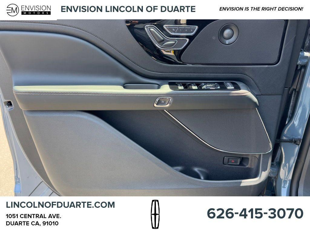 new 2025 Lincoln Aviator car, priced at $60,273