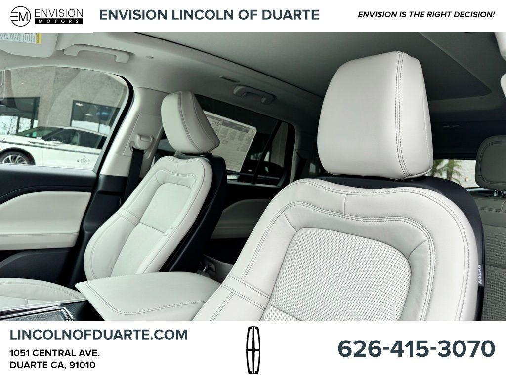 new 2025 Lincoln Aviator car, priced at $61,681