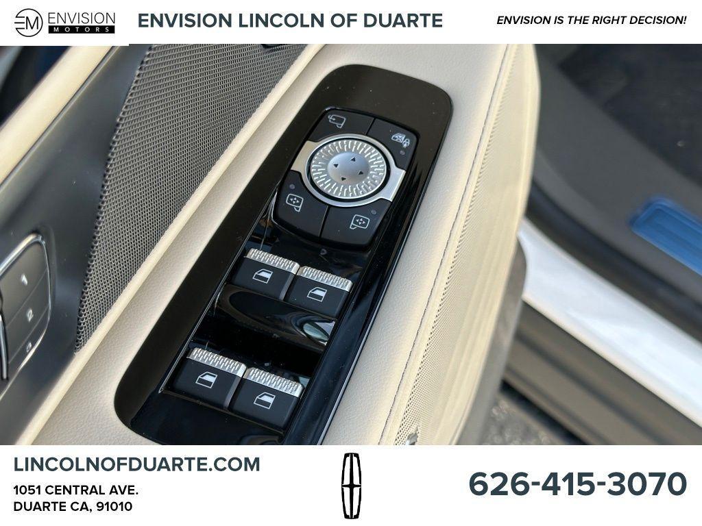 new 2025 Lincoln Nautilus car, priced at $65,205