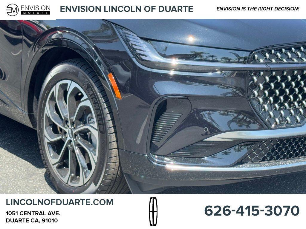 new 2025 Lincoln Nautilus car, priced at $63,705