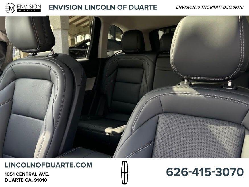 new 2025 Lincoln Nautilus car, priced at $53,235