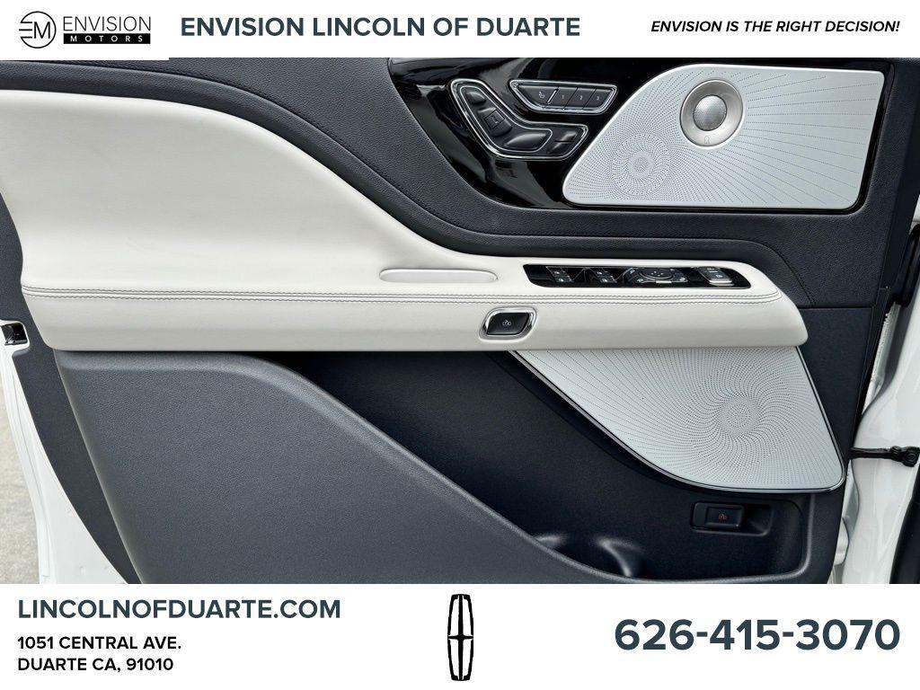new 2025 Lincoln Aviator car, priced at $70,828