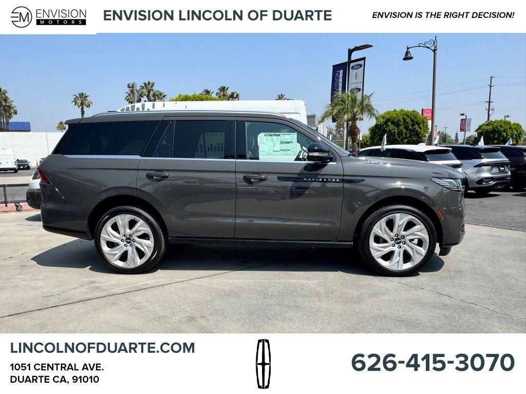 new 2025 Lincoln Navigator car, priced at $123,730