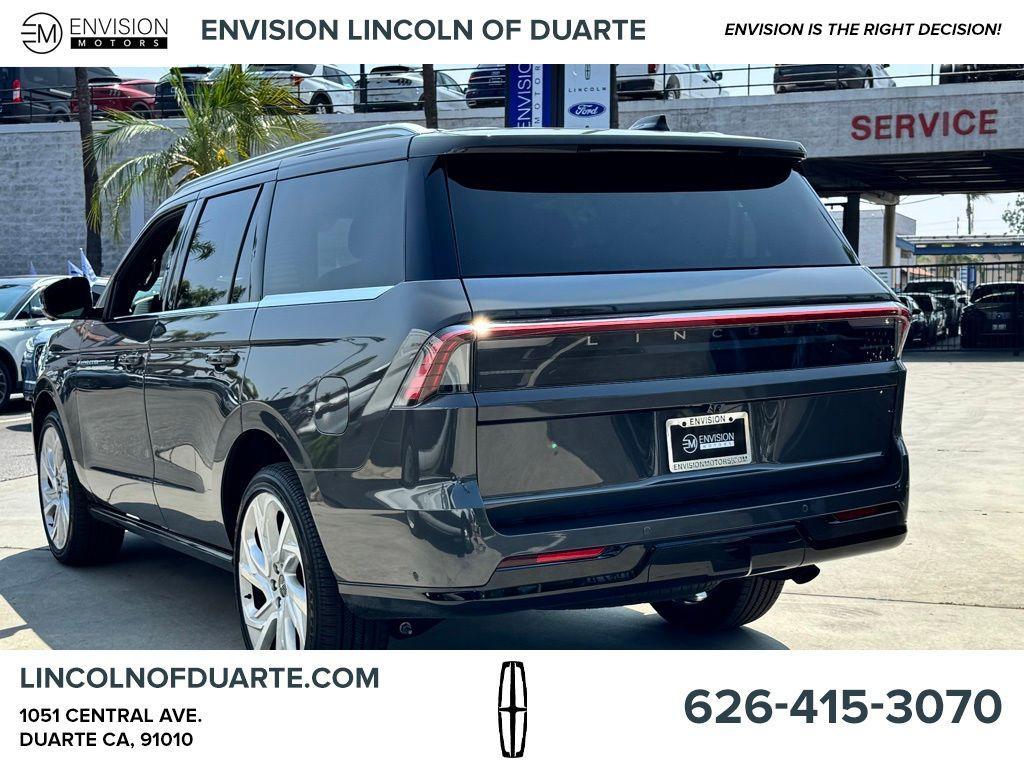 new 2025 Lincoln Navigator car, priced at $123,730