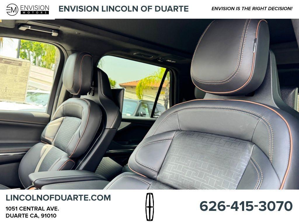 new 2025 Lincoln Navigator car, priced at $123,730