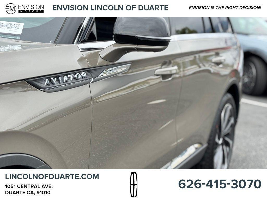 new 2025 Lincoln Aviator car, priced at $61,084