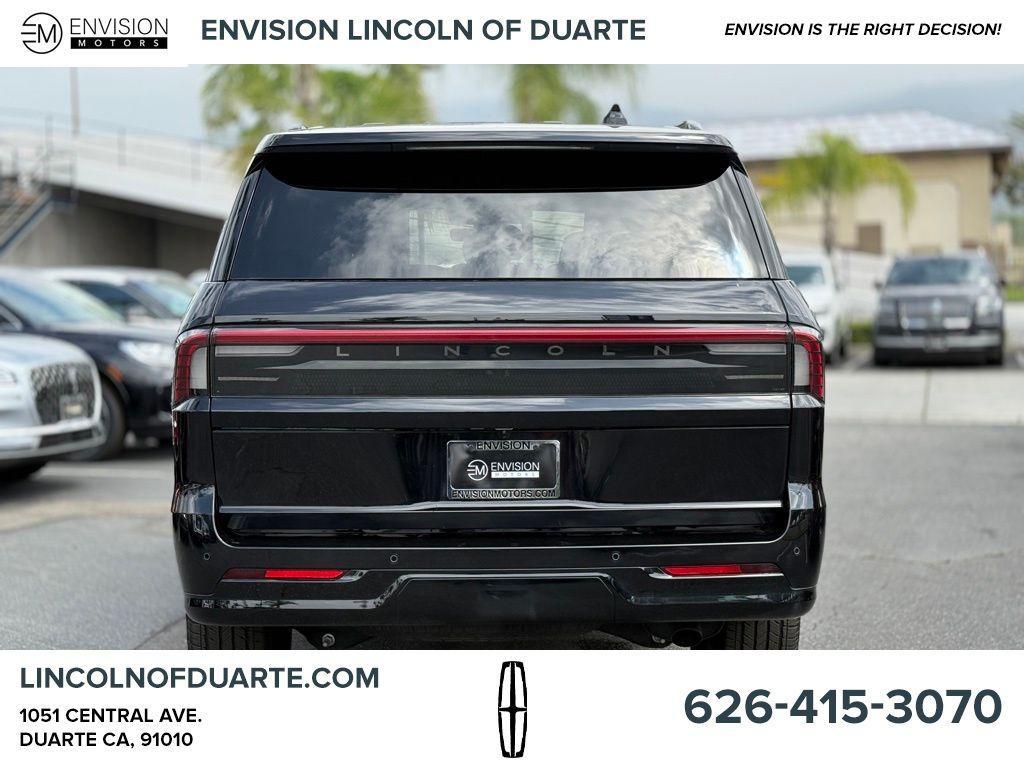 new 2025 Lincoln Navigator car, priced at $105,655
