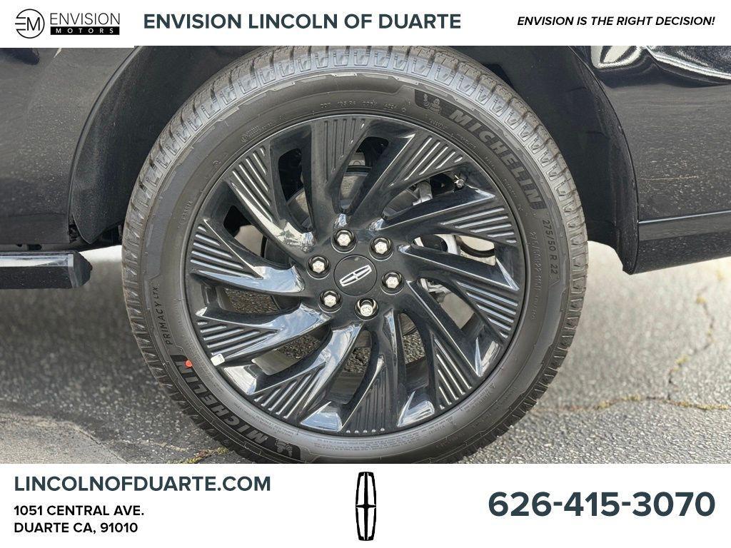 new 2025 Lincoln Navigator car, priced at $105,655