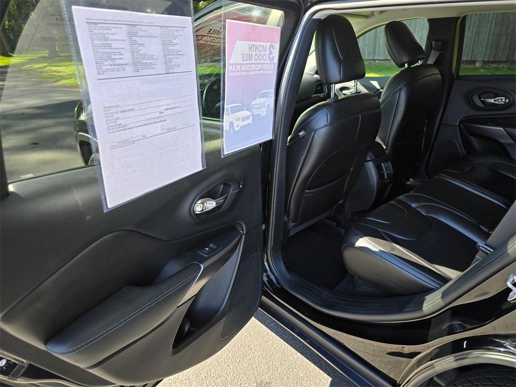 used 2019 Jeep Cherokee car, priced at $17,881