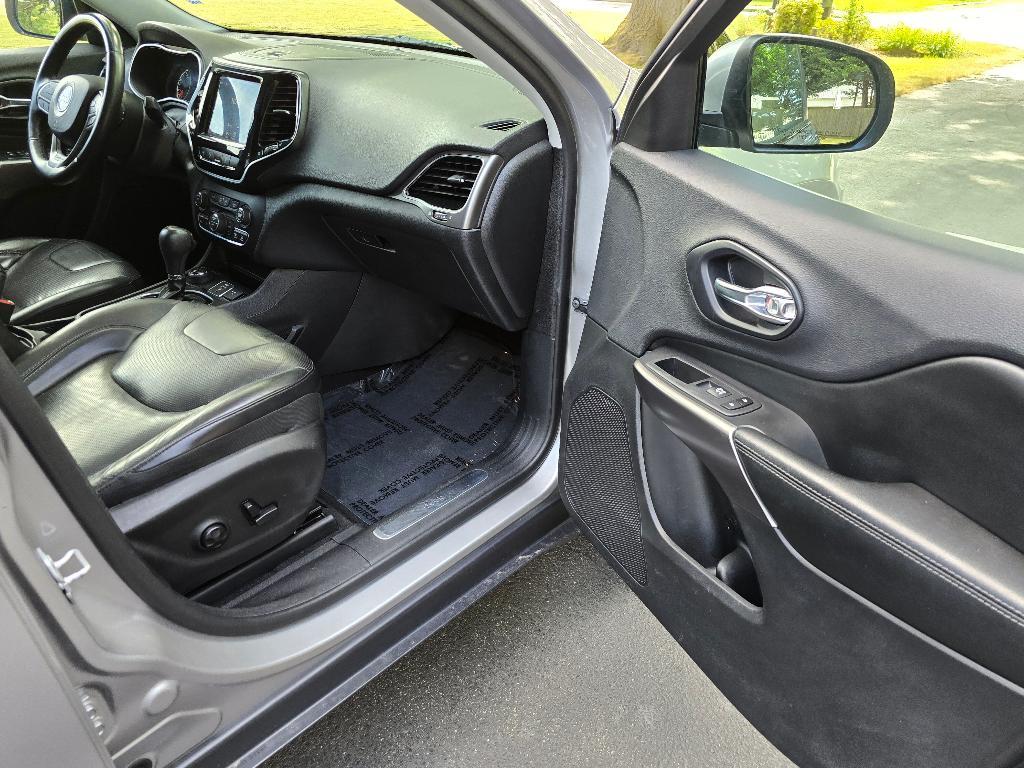 used 2019 Jeep Cherokee car, priced at $15,881