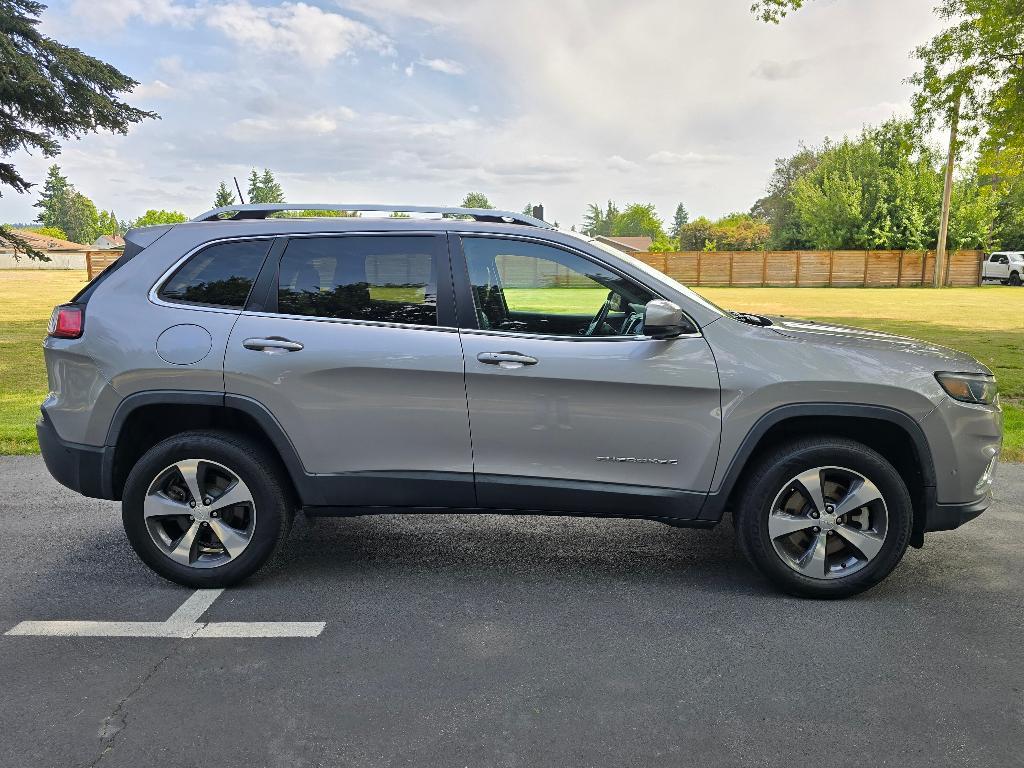 used 2019 Jeep Cherokee car, priced at $15,881