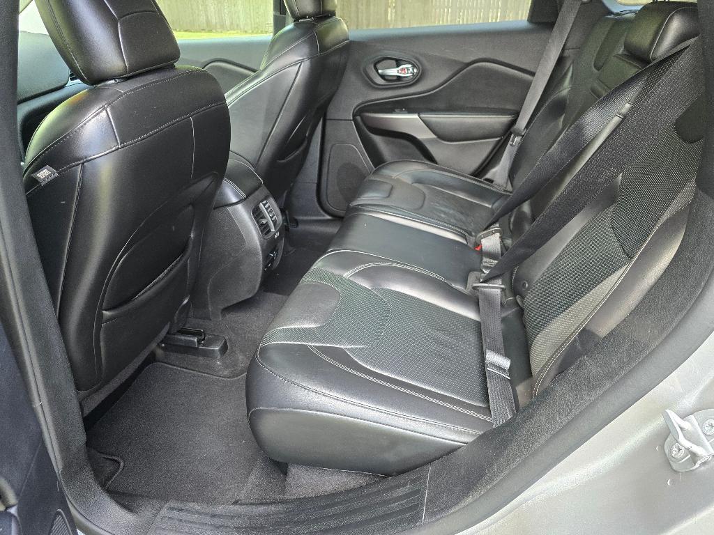 used 2019 Jeep Cherokee car, priced at $15,881