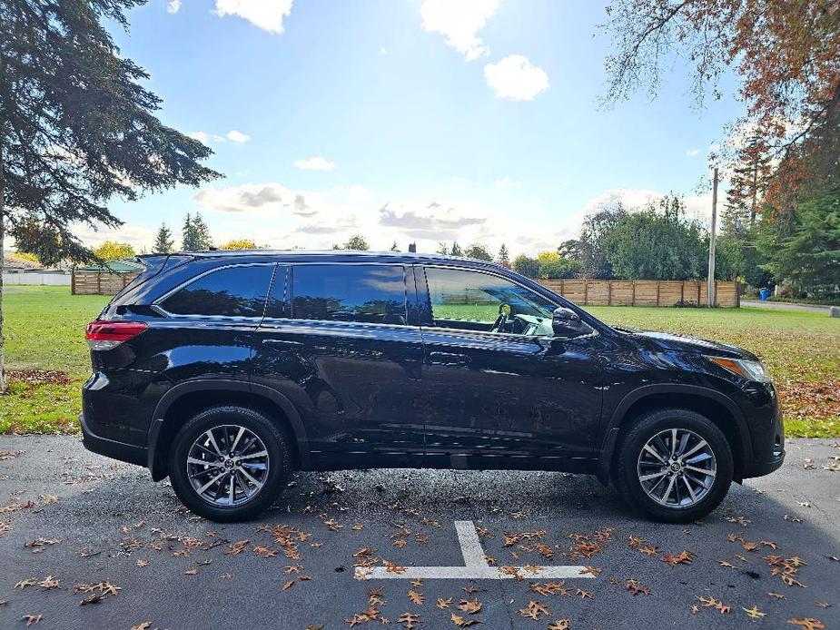 used 2018 Toyota Highlander car, priced at $25,881