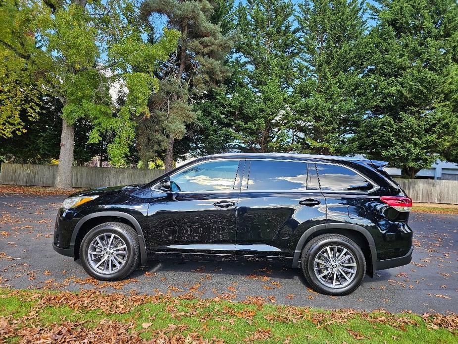 used 2018 Toyota Highlander car, priced at $25,881