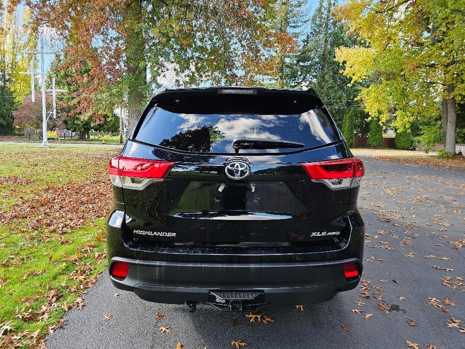 used 2018 Toyota Highlander car, priced at $25,881