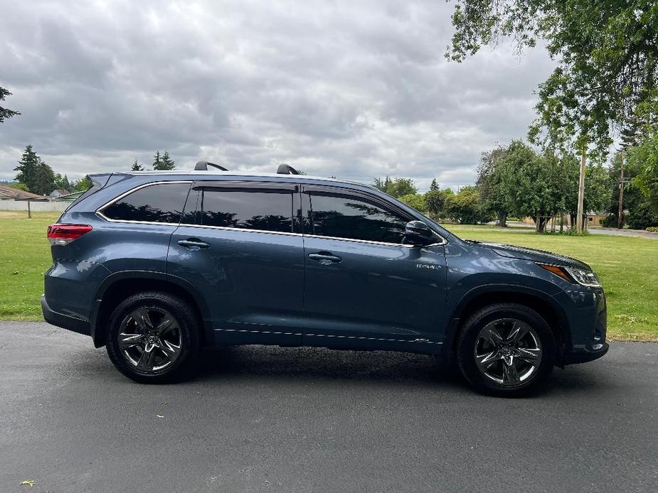 used 2017 Toyota Highlander Hybrid car, priced at $28,881