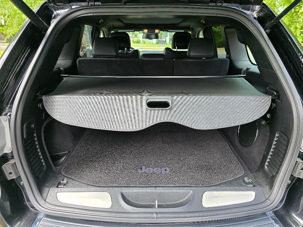 used 2015 Jeep Grand Cherokee car, priced at $17,881