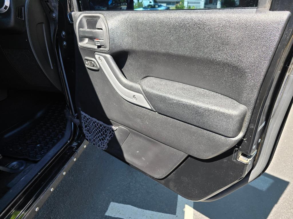 used 2014 Jeep Wrangler Unlimited car, priced at $20,881
