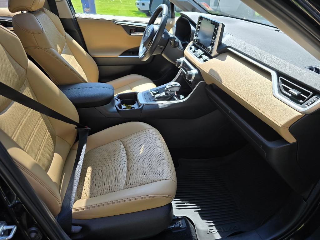used 2021 Toyota RAV4 Hybrid car, priced at $32,881