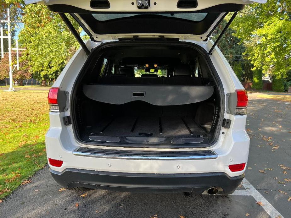 used 2016 Jeep Grand Cherokee car, priced at $17,881