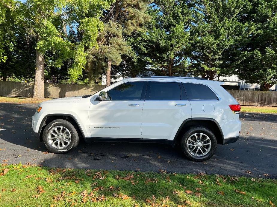 used 2016 Jeep Grand Cherokee car, priced at $17,881