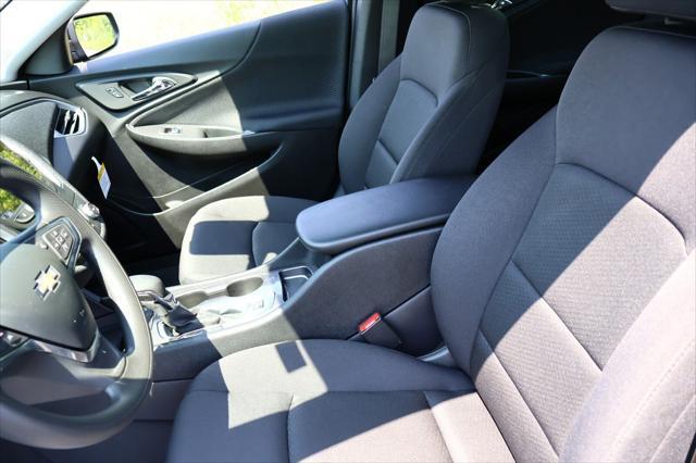 new 2025 Chevrolet Malibu car, priced at $24,690