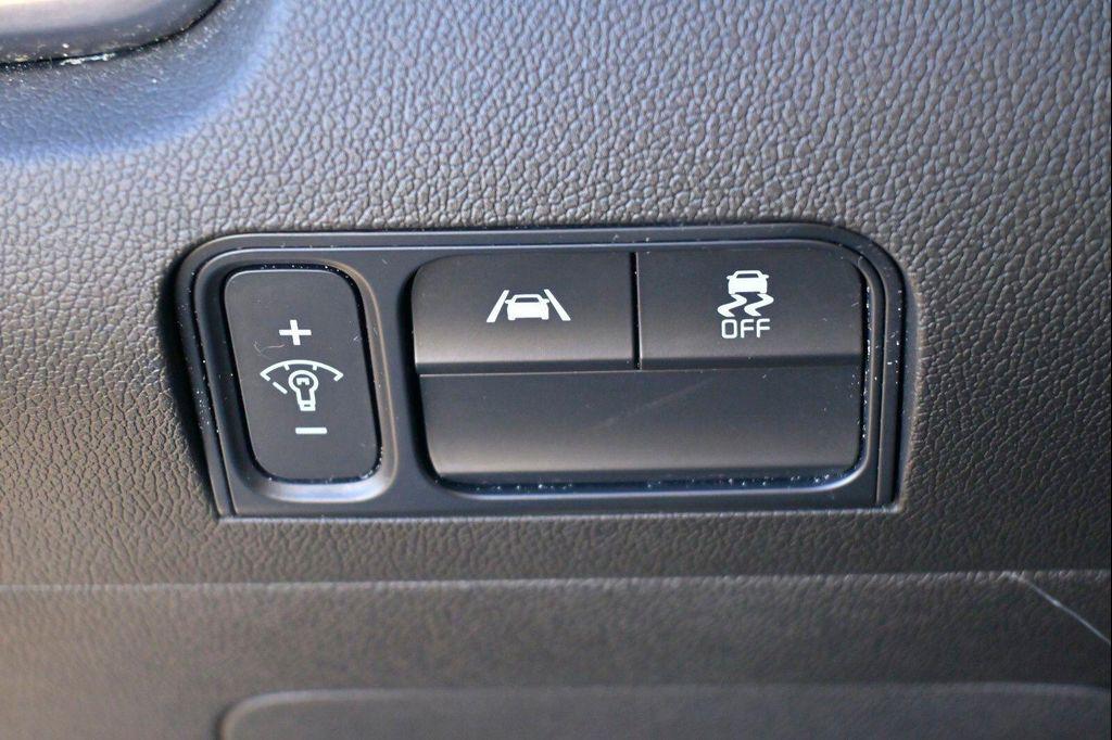 used 2023 Kia Sorento car, priced at $23,087