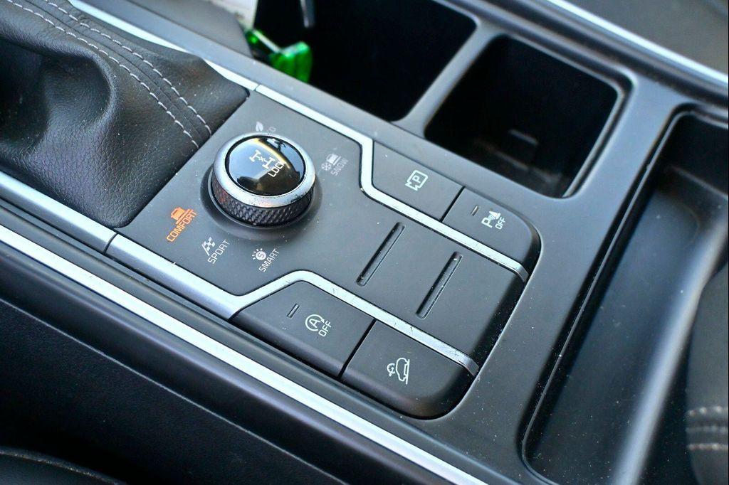 used 2023 Kia Sorento car, priced at $23,087