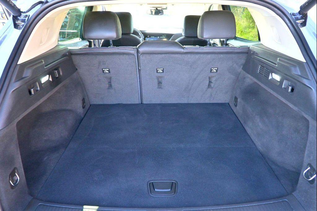 used 2023 Buick Envision car, priced at $25,999