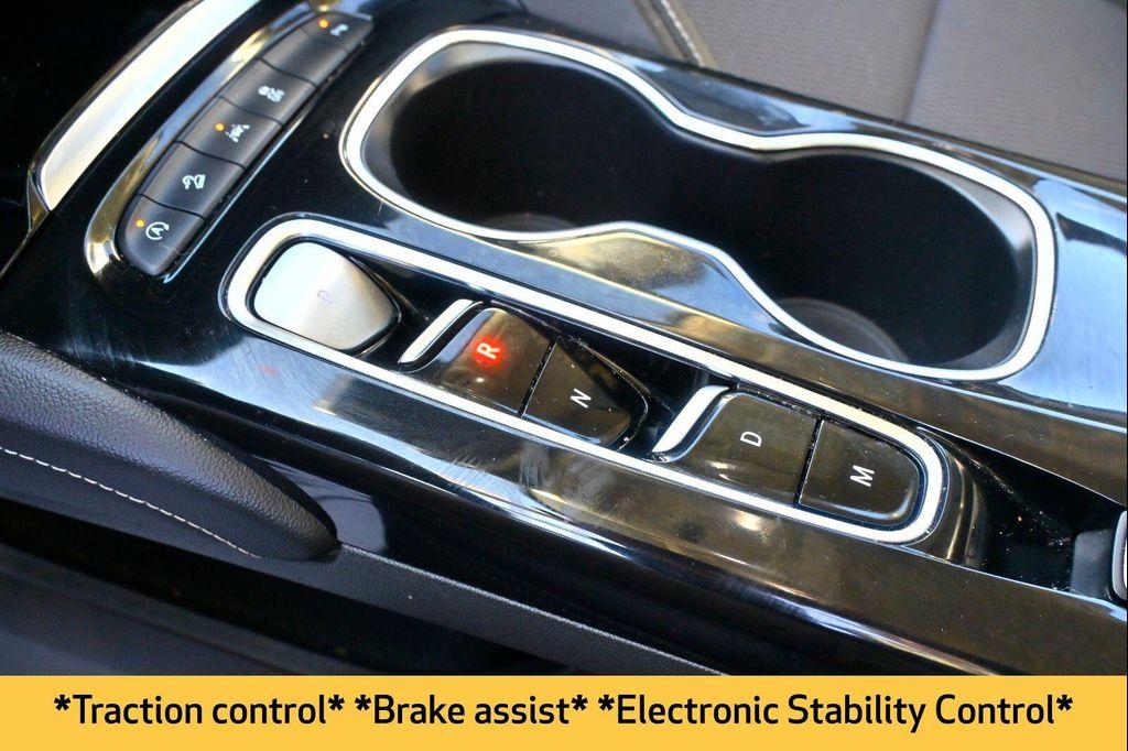 used 2023 Buick Envision car, priced at $25,999