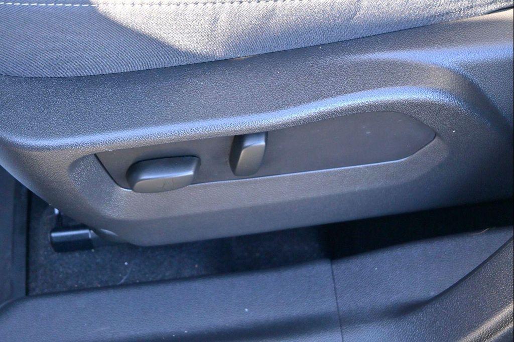 used 2023 Buick Envision car, priced at $25,999