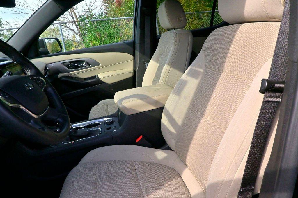 used 2023 Chevrolet Traverse car, priced at $33,249