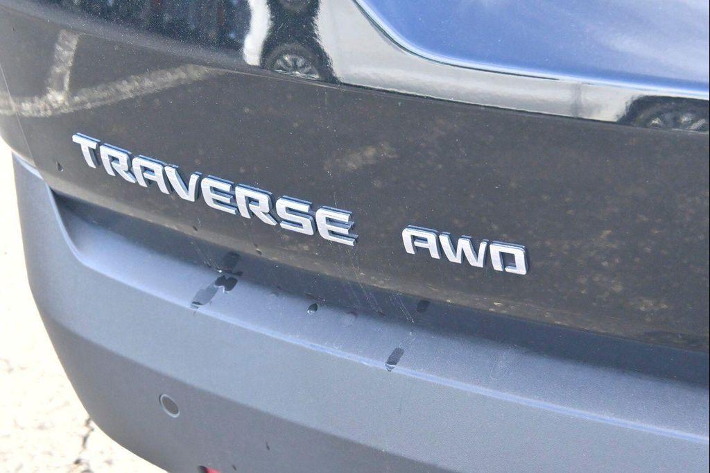 used 2023 Chevrolet Traverse car, priced at $33,249