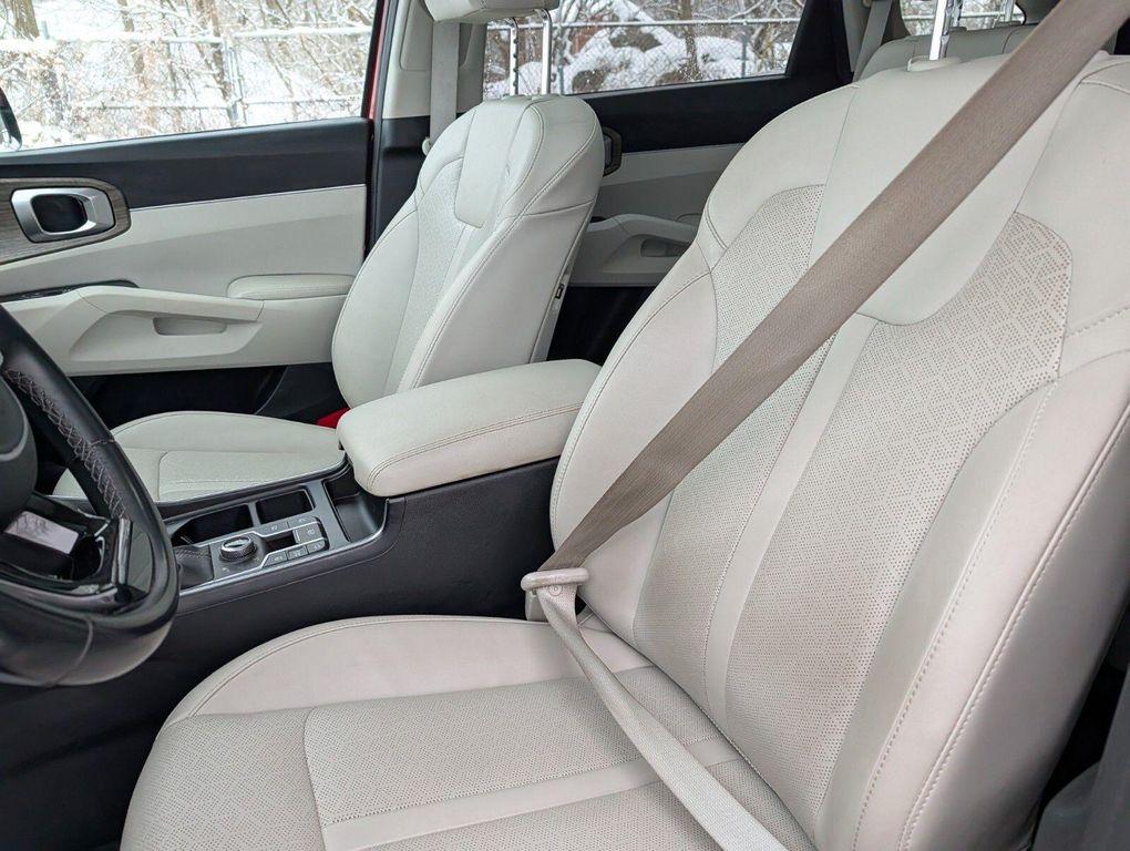 used 2022 Kia Sorento car, priced at $27,398