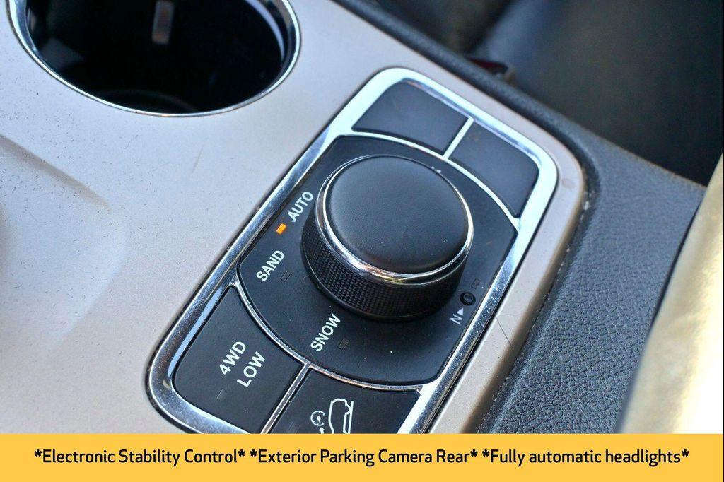 used 2014 Jeep Grand Cherokee car, priced at $12,558