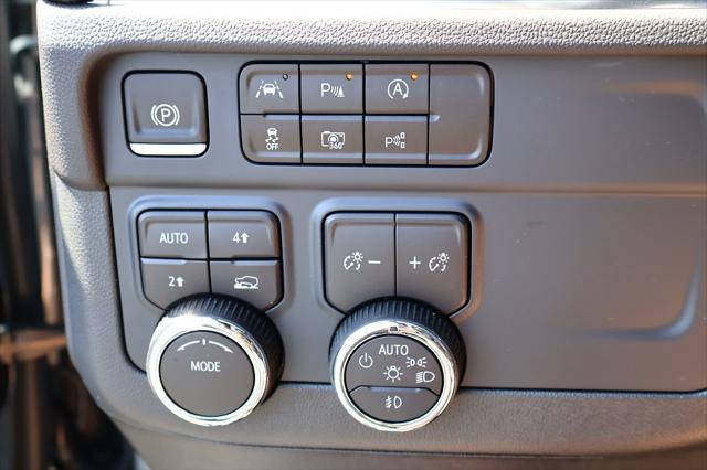 new 2025 Chevrolet Suburban car, priced at $79,800
