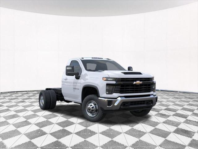 new 2025 Chevrolet Silverado 3500 car, priced at $46,664