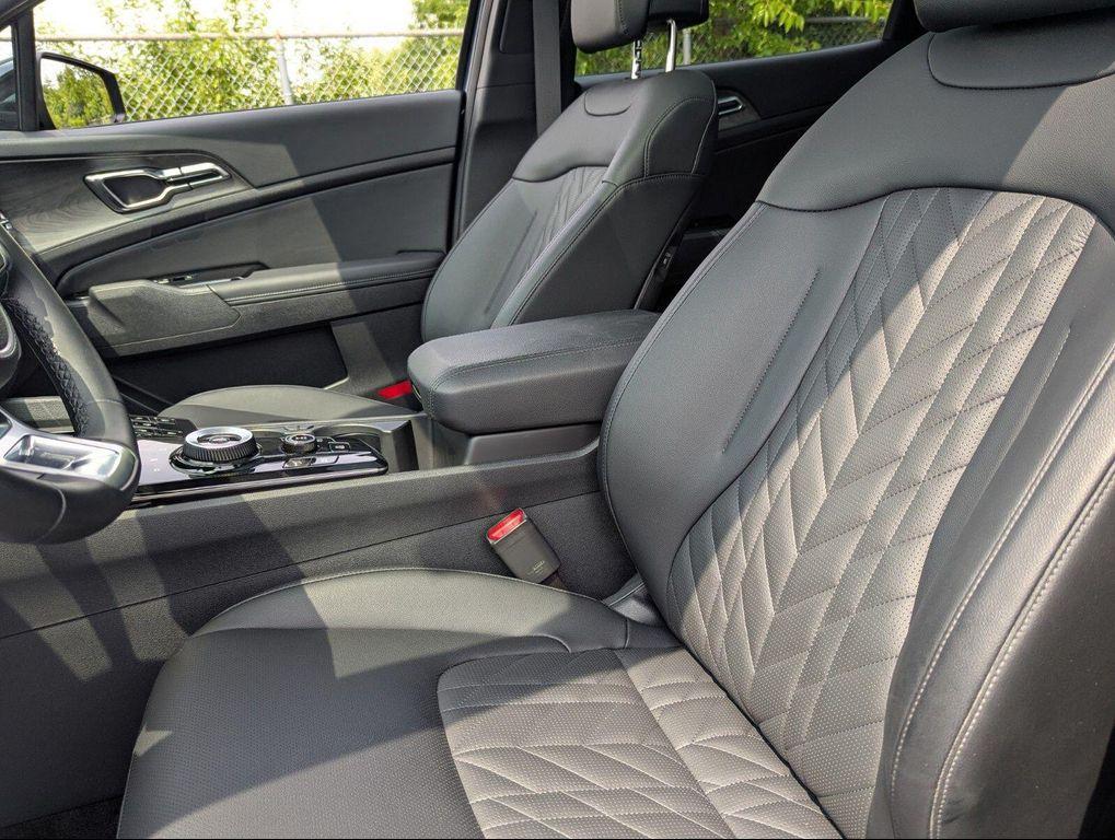 used 2025 Kia Sportage car, priced at $37,999